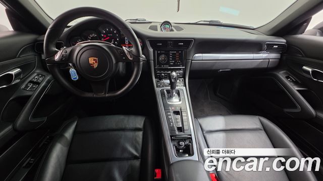 Porsche 911 — interior