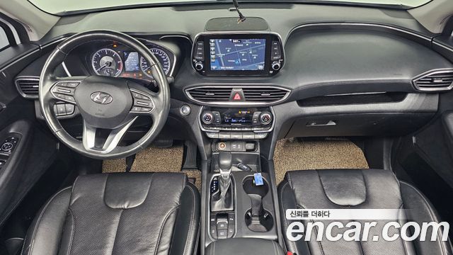 Hyundai Santa Fe — interior