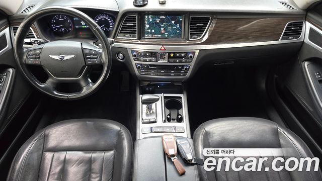 Genesis G80 — interior