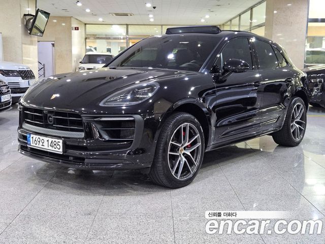 Porsche Macan — exterior