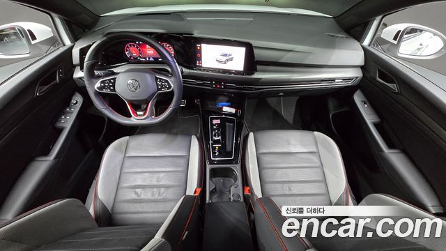 Volkswagen Golf — interior