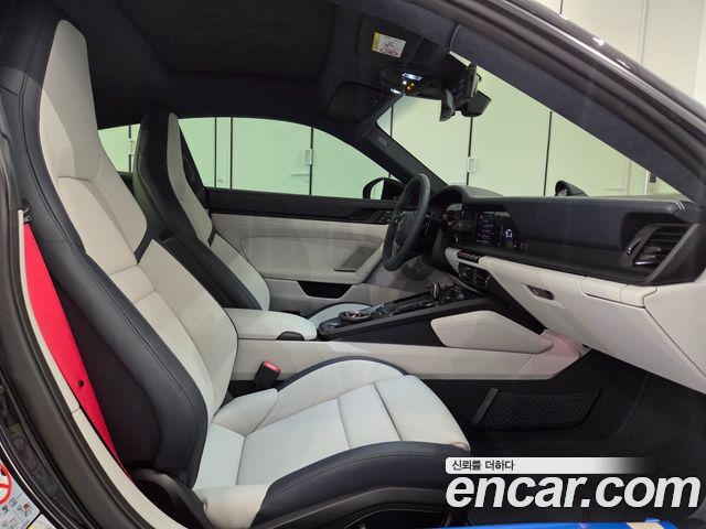 Porsche 911 — interior