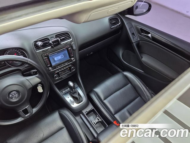 Volkswagen Golf — interior