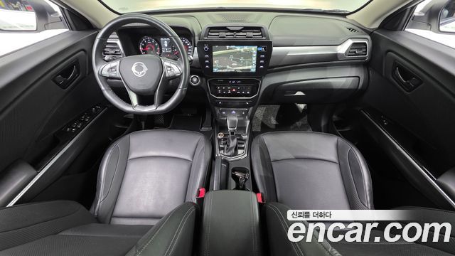 KG Mobility Tivoli — interior