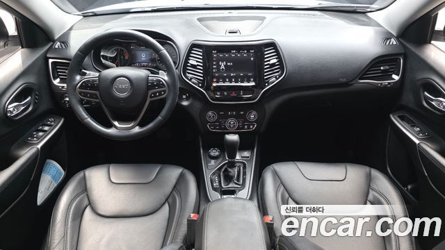 Jeep Cherokee — interior
