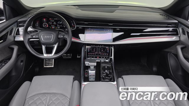 Audi Q8 — interior