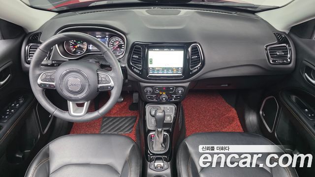 Jeep Compass — interior