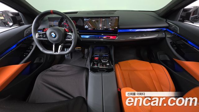 BMW M5 — interior