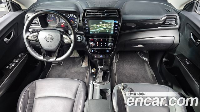 KG Mobility Tivoli — interior
