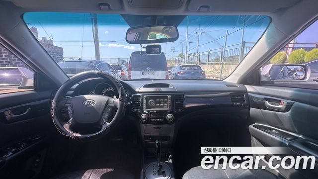 Kia Lotze — interior