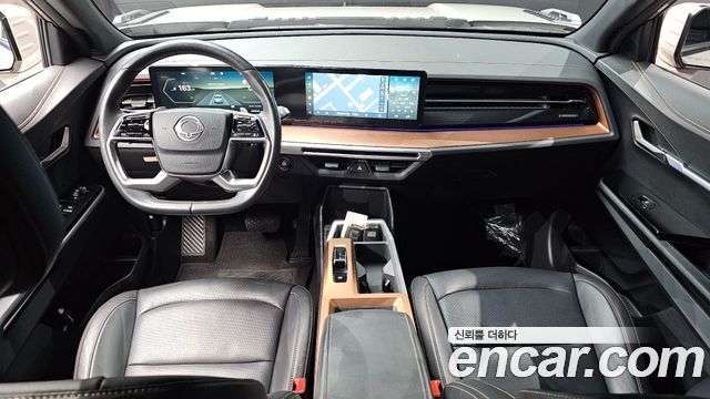KG Mobility Torres — interior