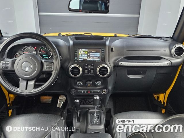 Jeep Wrangler — interior