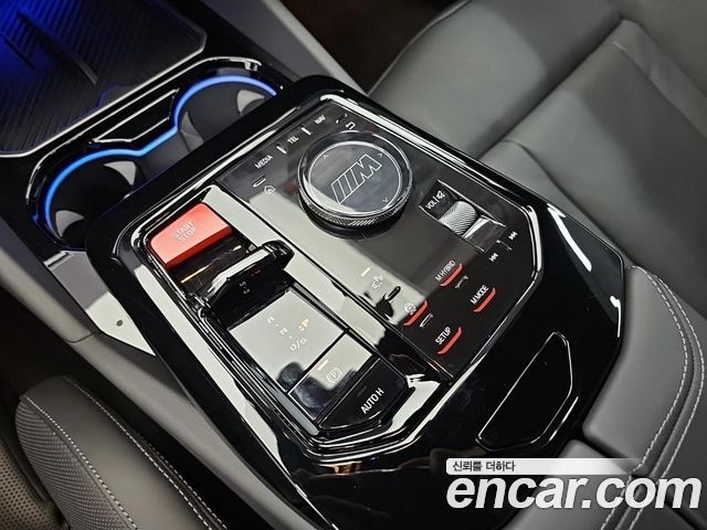 BMW M5 — interior