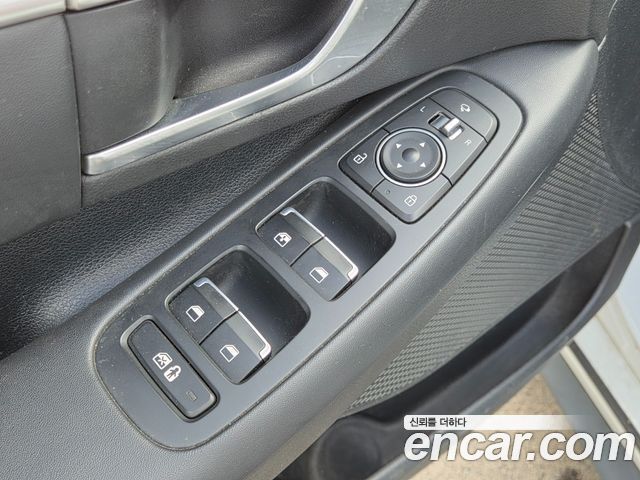 Hyundai Sonata — interior