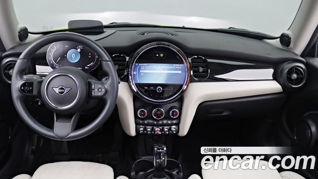 MINI Cooper — interior