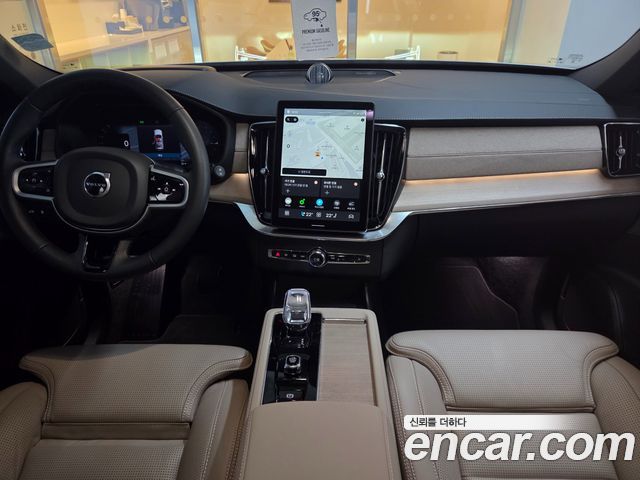 Volvo XC90 — interior