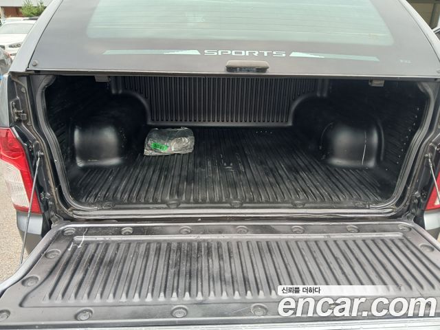 KG Mobility Korando — interior