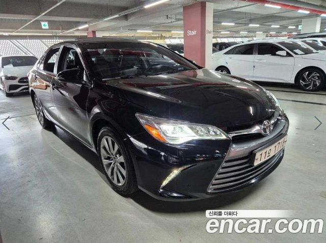 Toyota Camry — exterior