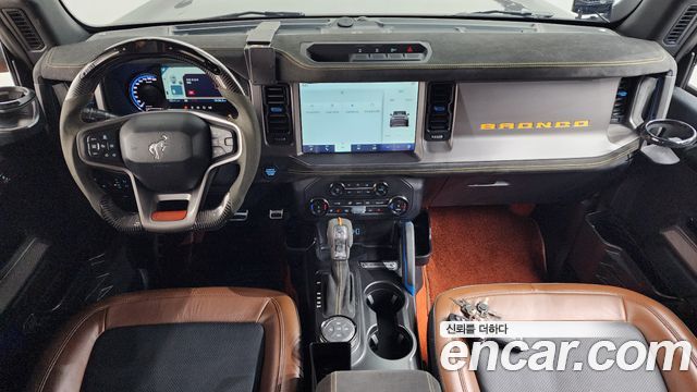 Ford Bronco — interior