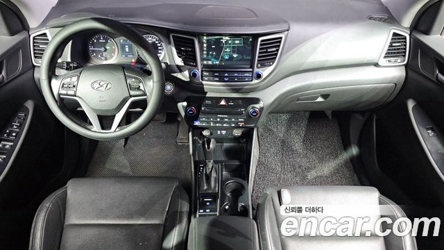 Hyundai Tucson — interior