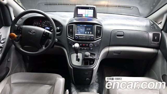 Hyundai Starex — interior