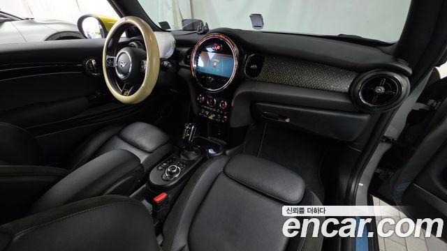 MINI Cooper — interior