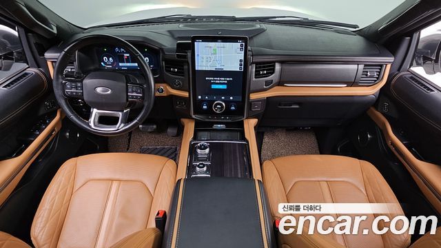 Ford Expedition — interior