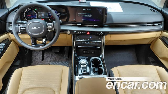 Kia Carnival — interior