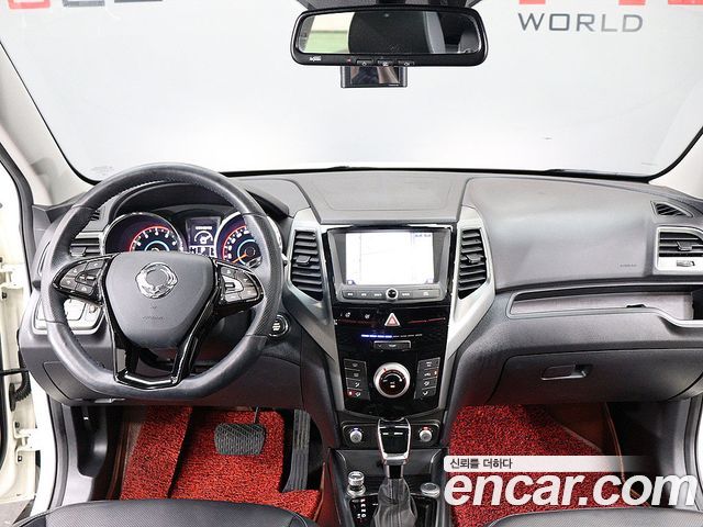 KG Mobility Tivoli — interior