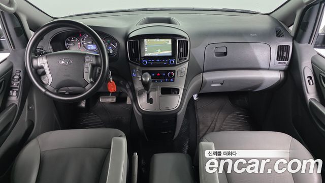 Hyundai Starex — interior