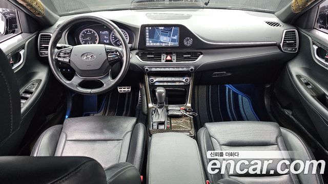 Hyundai Grandeur — interior