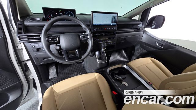 Hyundai Staria — interior