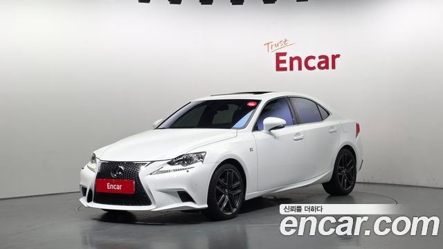 Lexus IS — exterior