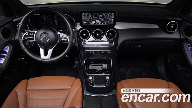 Mercedes-Benz GLC-Class — interior