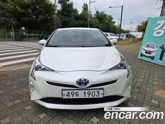 Toyota Prius — exterior
