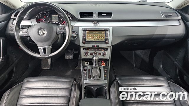Volkswagen CC — interior