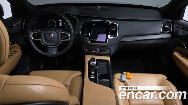 Volvo XC90 — interior