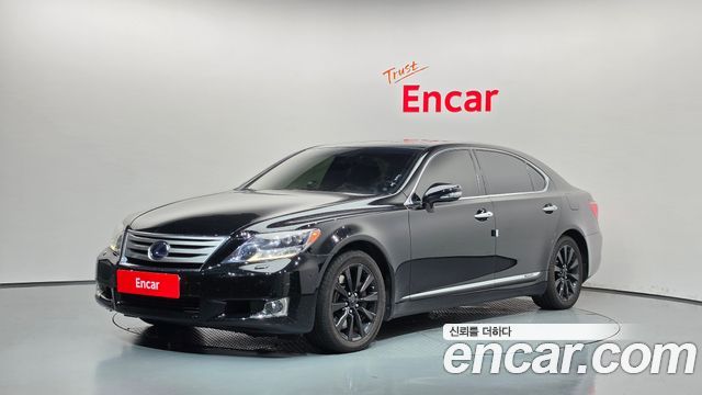 Lexus LS — exterior