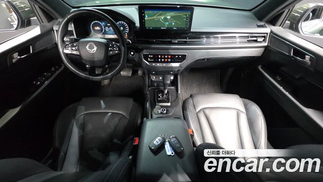 KG Mobility Musso — interior