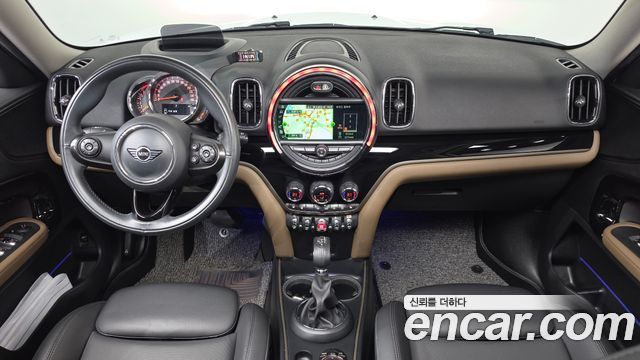 MINI Countryman — interior