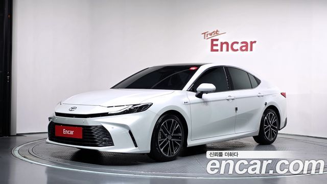 Toyota Camry — exterior