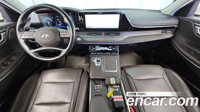 Hyundai Grandeur — interior