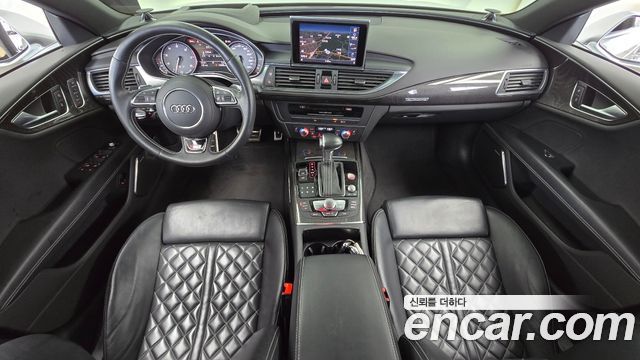 Audi S7 — interior