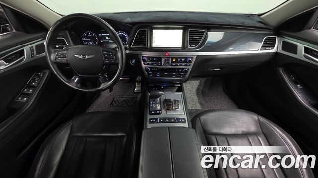 Genesis G80 — interior