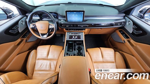 Lincoln Aviator — interior