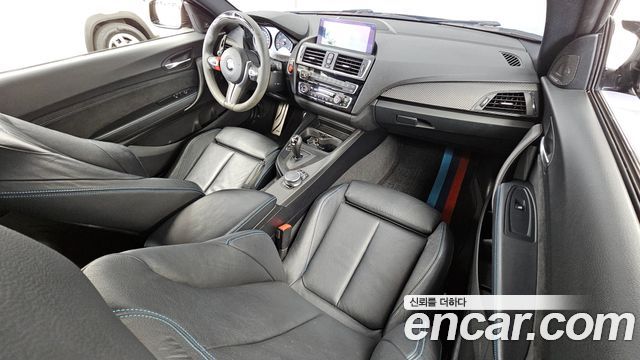BMW M2 — interior