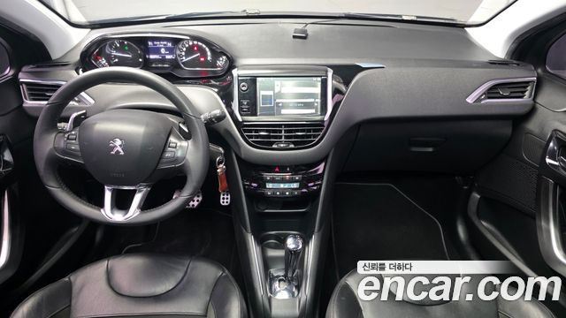 Peugeot 208 — interior