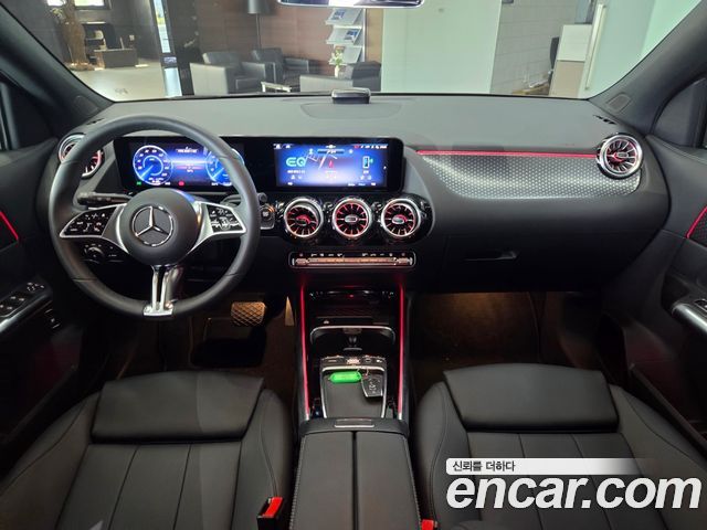 Mercedes-Benz EQA — interior