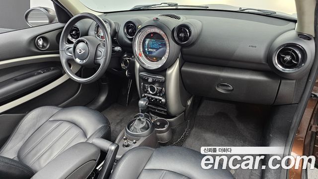 MINI Paceman — interior