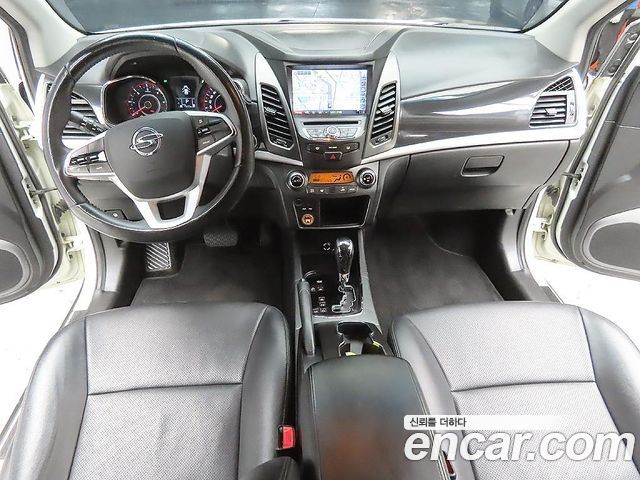 KG Mobility Korando — interior